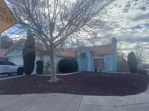 Exterior - 36833 57th St E, Palmdale, CA 93552 photo 2 of 11
