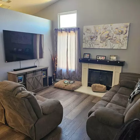 Living - 36833 57th St E, Palmdale, CA 93552 photo 3 of 4