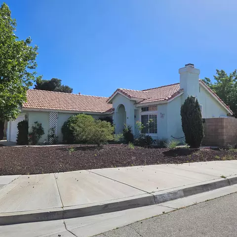 36833 57th St E, Palmdale, CA 93552