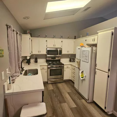 Kitchen - 36833 57th St E, Palmdale, CA 93552 photo 1 of 2
