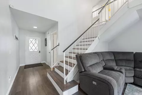 Entry Way - 208 Eagle Ln, Palmdale, CA 93551 photo 2 of 4