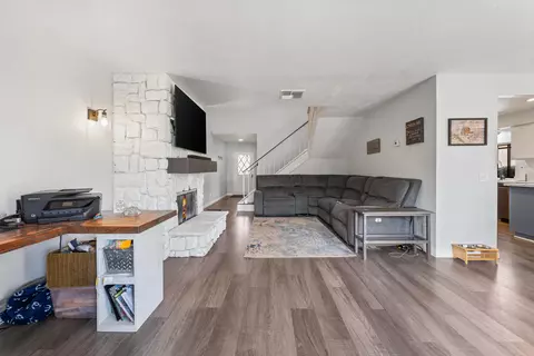 Living - 208 Eagle Ln, Palmdale, CA 93551 photo 3 of 4