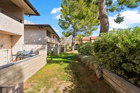 Exterior - 208 Eagle Ln, Palmdale, CA 93551 photo 15 of 16