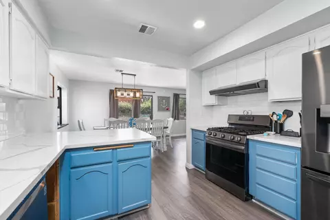 Kitchen - 208 Eagle Ln, Palmdale, CA 93551 photo 2 of 4