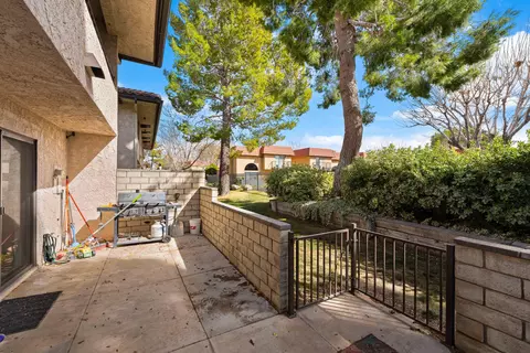 Exterior - 208 Eagle Ln, Palmdale, CA 93551 photo 10 of 16
