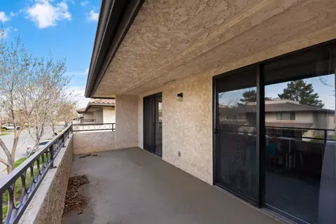 Exterior - 208 Eagle Ln, Palmdale, CA 93551 photo 9 of 16