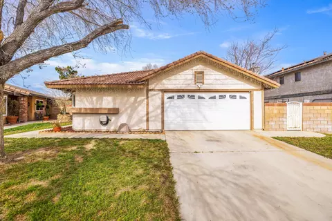 43733 Bravo Ln, Lancaster, CA 93535