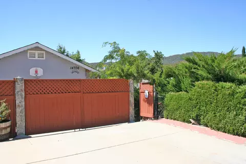 14706 Deer Bank Rd, Lake Hughes, CA 93532