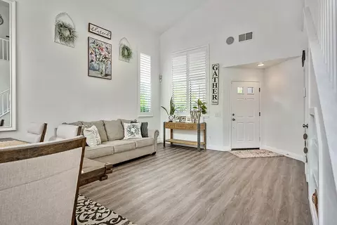 Other - 30414 Sequoia Ct, Castaic, CA 91384 photo 2 of 7