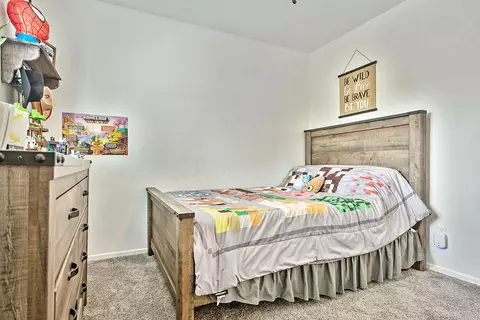 Bedroom - 30414 Sequoia Ct, Castaic, CA 91384 photo 3 of 8