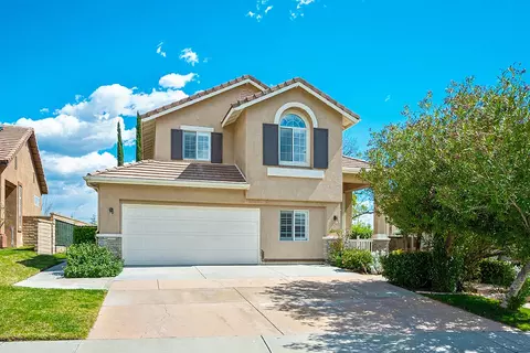 Exterior - 30414 Sequoia Ct, Castaic, CA 91384 photo 2 of 12