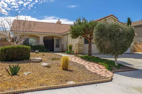 2042 Ave K 13 W, Lancaster, CA 93536