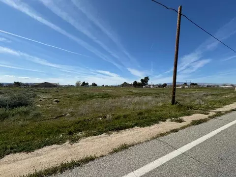 90 Stw Vic Ave # E4, Lancaster, CA 93536 photo 2