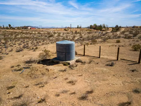 Vic Avenue V12 198 Ste, Palmdale, CA 93591