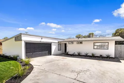 1120 Holguin St W, Lancaster, CA 93534