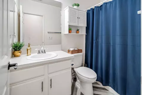 Bath - 43903 Windrose Pl, Lancaster, CA 93536 photo 2 of 2