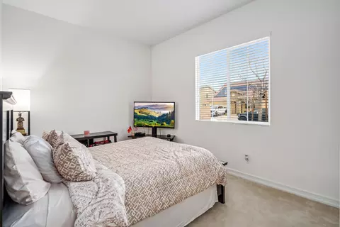 Bedroom - 43903 Windrose Pl, Lancaster, CA 93536 photo 4 of 6