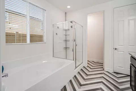 Bath - 43903 Windrose Pl, Lancaster, CA 93536 photo 1 of 2