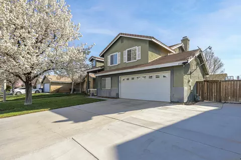 45508 Fairbanks Ave, Lancaster, CA 93534