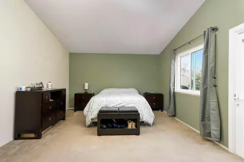 Bedroom - 1621 Crestview Ct, Lancaster, CA 93535 photo 2 of 4