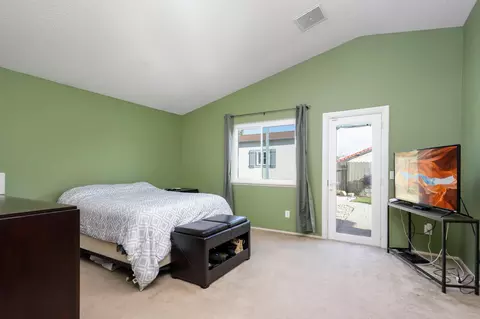 Bedroom - 1621 Crestview Ct, Lancaster, CA 93535 photo 1 of 4