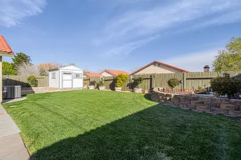 Exterior - 1621 Crestview Ct, Lancaster, CA 93535 photo 4 of 8