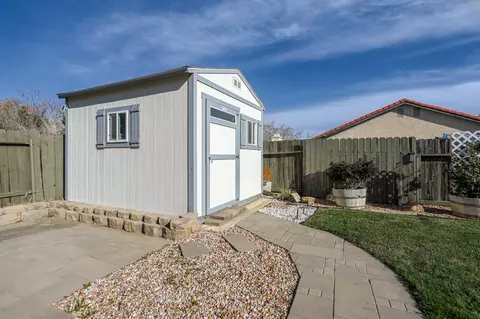 Exterior - 1621 Crestview Ct, Lancaster, CA 93535 photo 6 of 8