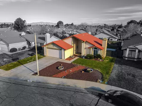 View/Area - 1621 Crestview Ct, Lancaster, CA 93535 photo 2 of 5