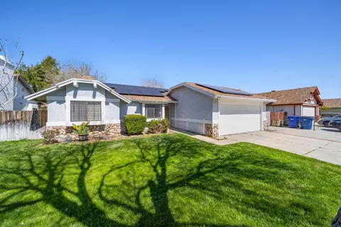 Exterior - 4103 Adobe Dr, Palmdale, CA 93552 photo 2 of 4
