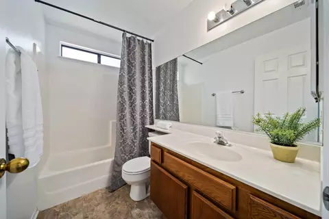 Bath - 4103 Adobe Dr, Palmdale, CA 93552 photo 1 of 2