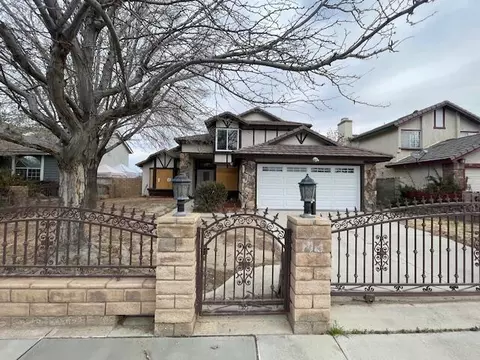 2331 Kildare St E, Lancaster, CA 93535
