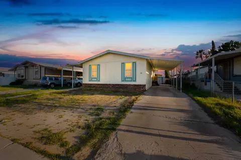 45465 25th St E #180, Lancaster, CA 93535