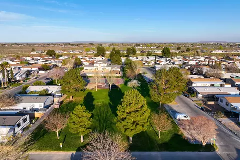 45465 25th St E #180, Lancaster, CA 93535 photo 17