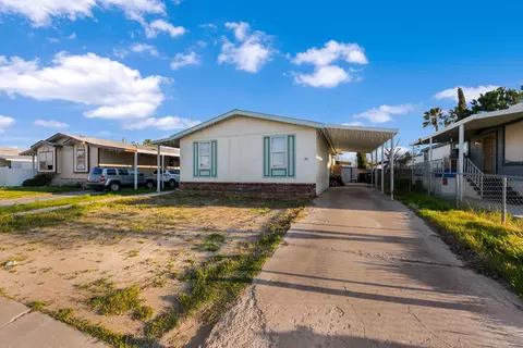 45465 25th St E #180, Lancaster, CA 93535 photo 2