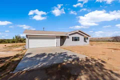 Exterior - 12697 Daisy St, Boron, CA 93516 photo 5 of 6