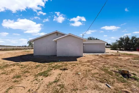 Exterior - 12697 Daisy St, Boron, CA 93516 photo 2 of 6