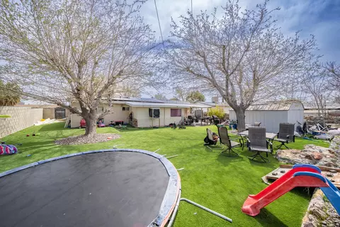 Exterior - 15901 Rexroth Dr, Mojave, CA 93501 photo 4 of 7
