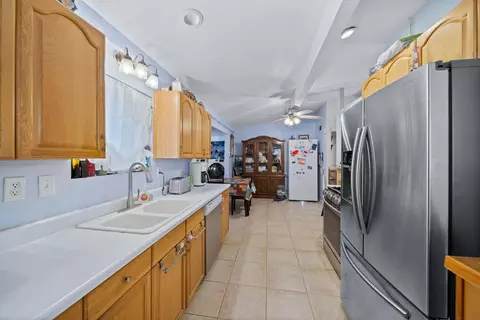 Kitchen - 15901 Rexroth Dr, Mojave, CA 93501 photo 1 of 3