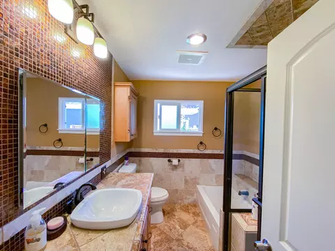 Bath - 44848 Kingtree Ave, Lancaster, CA 93534 photo 1 of 3