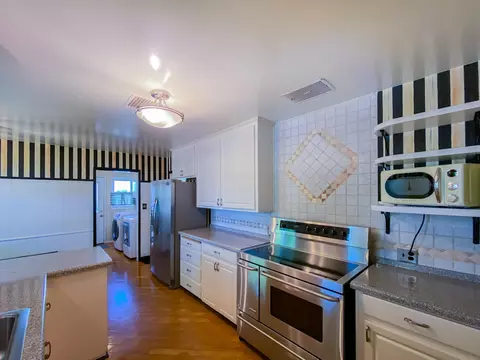 Kitchen - 44848 Kingtree Ave, Lancaster, CA 93534 photo 2 of 2