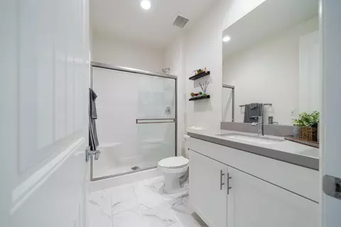 Bath - 2155 Rockrose St, Palmdale, CA 93551 photo 4 of 7