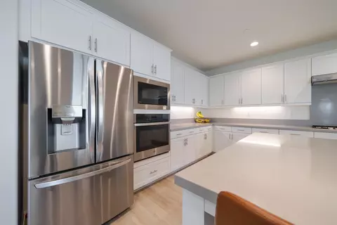 Kitchen - 2155 Rockrose St, Palmdale, CA 93551 photo 4 of 5