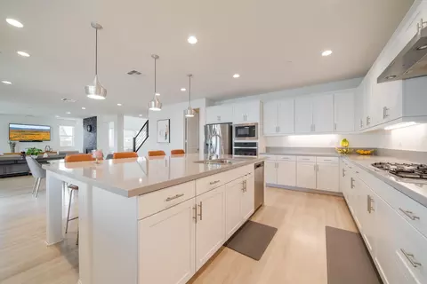 Kitchen - 2155 Rockrose St, Palmdale, CA 93551 photo 3 of 5