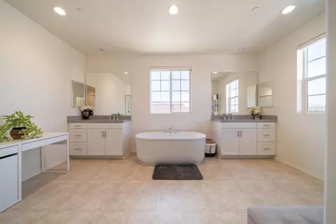Bath - 2155 Rockrose St, Palmdale, CA 93551 photo 6 of 7