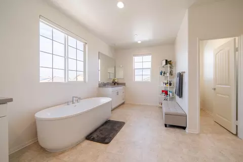 Bath - 2155 Rockrose St, Palmdale, CA 93551 photo 5 of 7