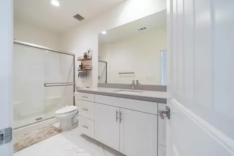 Bath - 2155 Rockrose St, Palmdale, CA 93551 photo 1 of 7