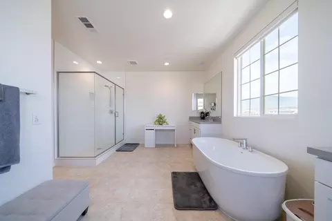 Bath - 2155 Rockrose St, Palmdale, CA 93551 photo 7 of 7