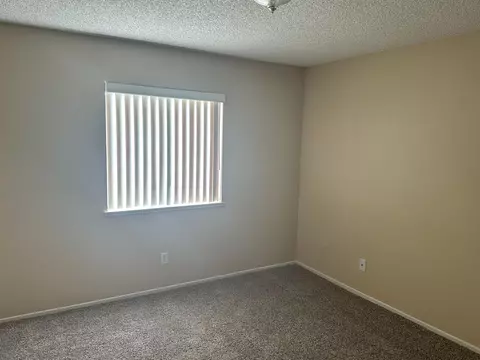 45829 Suffolk Dr, Lancaster, CA 93534 photo 6
