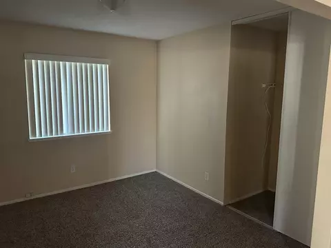 45829 Suffolk Dr, Lancaster, CA 93534 photo 9