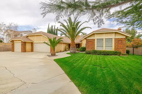 5935 Alleppo Ln, Palmdale, CA 93551